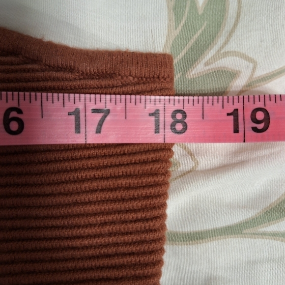 An Abercrombie and Fitch body suit in a size an XL. EUC. - Picture 5 of 6